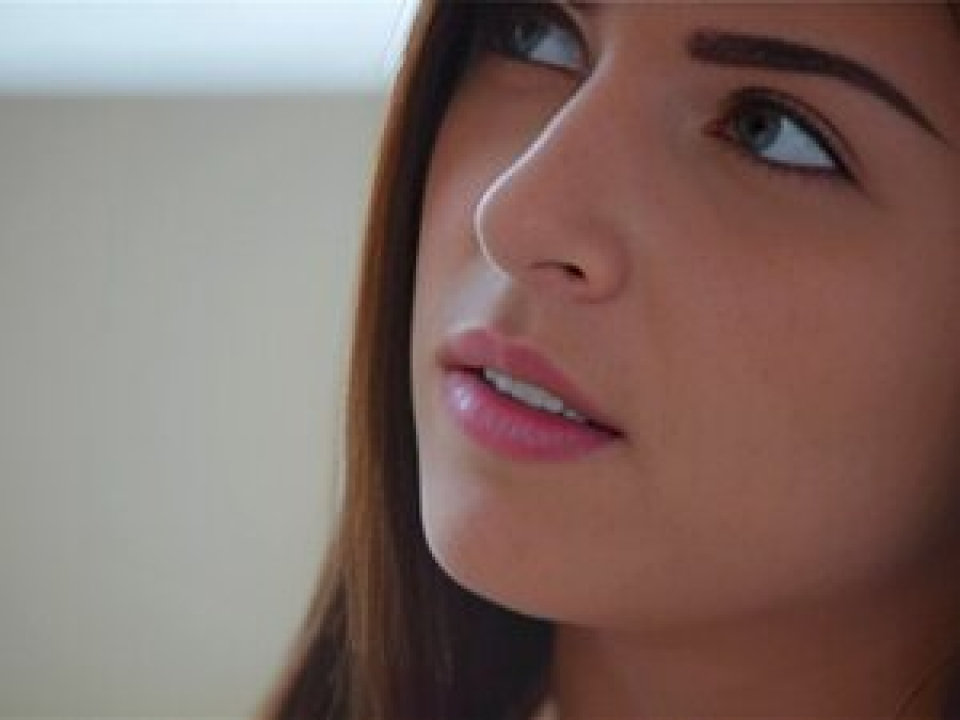 Yeşil gözlerinde anal sex isteği gördüm