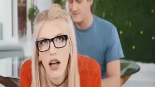 Gözlüklü trans içine boşaltıyor