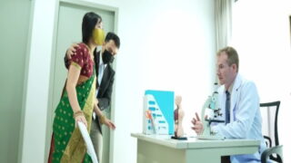 Araştırma yapan psikiyatrist Hintli kadını yarağıyla iyileştiriyor