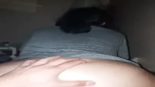 Kucakta, olgun ve dolgun göt sikimi