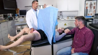 Doktorun Fertilite Muayenesinde Karısı Şehvetle İnliyor