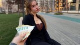 Fakir Öğrenci Kız, Hediye Sandı Ama Amıyla Ödedi