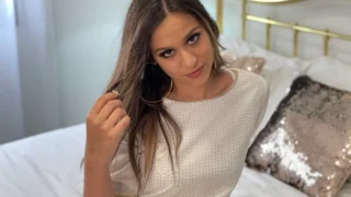 Güzel Pencaplı Bhabhi, Teslimatçıyla Ateşli Anlar Yaşıyor