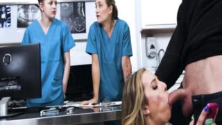 Hastalarına Özel Yaklaşım – Doktor Onlara Her Şeyi Yapmalarına İzin Veriyor