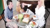 Kylie ve Kenna – Swinger Partisi… Yoksa Üvey Aile Yemeği mi?