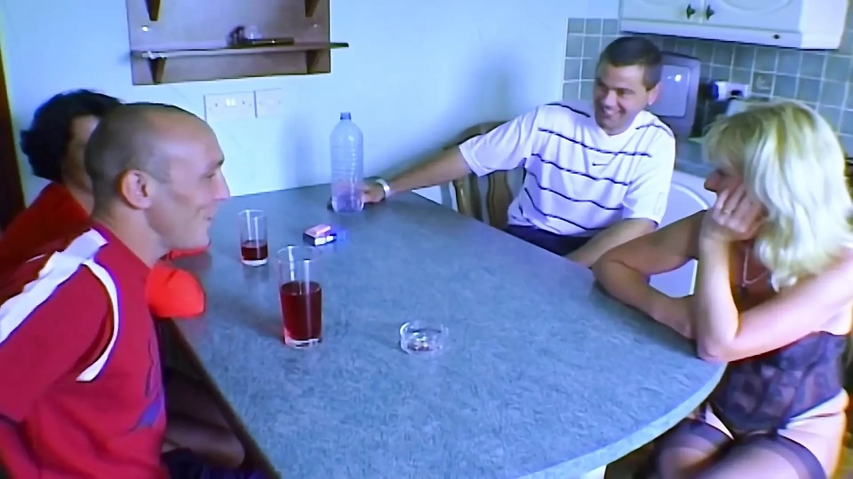 Donna, Linda ve Partnerleri Gerçek Çiftlerde Sikiş