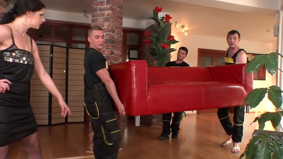 Azgın Olgun Memeli Anne Gangbang’te Dağılıyor