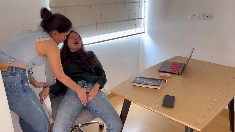 Kot Fetişi Lezbiyen Seks Hayalim Gerçek Oluyor Lan