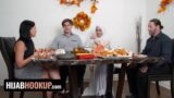 Arab Kız Arkadaş Audrey Royal Şükran Günü’nde Erkeğinin Sikini Yiyor – Hijab Hookup