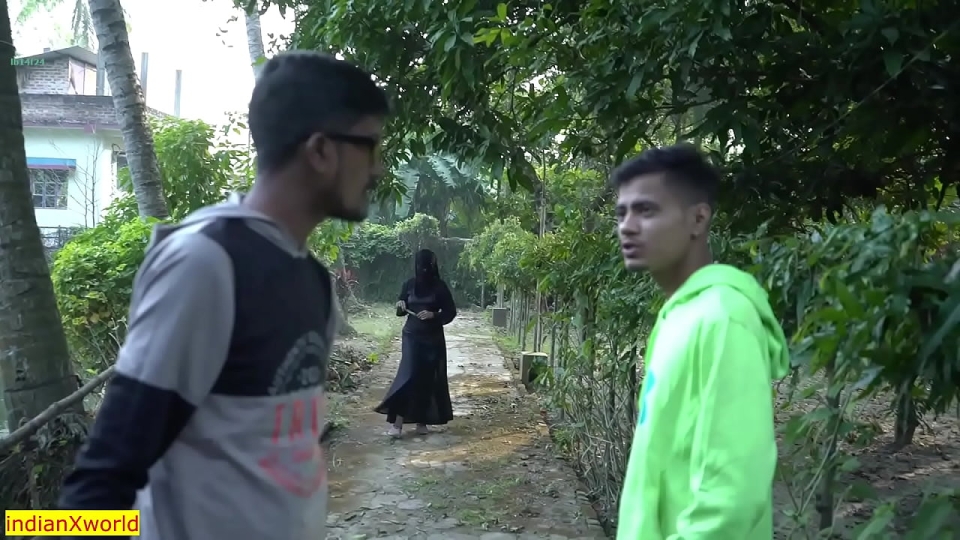 Masum Müslüman Kız Kocası Tarafından Paylaşıldı! Indian Sex