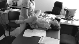 Ofis Gizli Kamera Amatör Sikişi: Masada Yakalandık