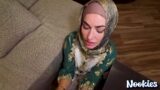 Nookies – Venus Valencia’nın Hijab’lı Baştan Çıkarma Oyunu