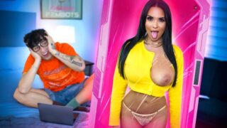 Olgun mama büyük memeleriyle üvey oğlunu oyundan uzaklaştırıyor