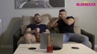 Kendi Porno Videomu Gay Arkadaşımla İzleyip Birlikte Boşaldık – Magic Javi & Manuel Scalco