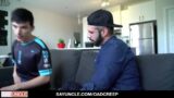 Üvey Baba ve Üvey Oğul Gay Sikiş Serisi – Romeo Davis & Felix O’Dair "Seni Telafi Edeceğim"