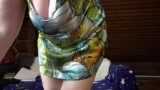 Büyük Memeli MILF Kalın Götüyle Dildo’yla Sikiliyor