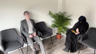 Hastanede Arap MILF’e Public Sik Flash, İşler Yattı