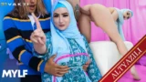 Türbanlı Üvey Annemle AVM Kabininde Gizli Sikiş