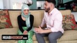 Tesettürlü Müslüman Violet Gems MILF ve Öğretmenle Çıldırdı!