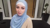 Müslüman Eşler Birbirleriyle Yarışıyor, Daha İyi Sevgili Olduklarını Kanıtlamaya Çalışıyor