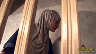 Salima Akim Götünden Sonuna Kadar Dolduruldu