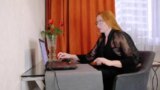 Üvey Oğul Gelsin Diye Porno İzleyen Güzel MILF